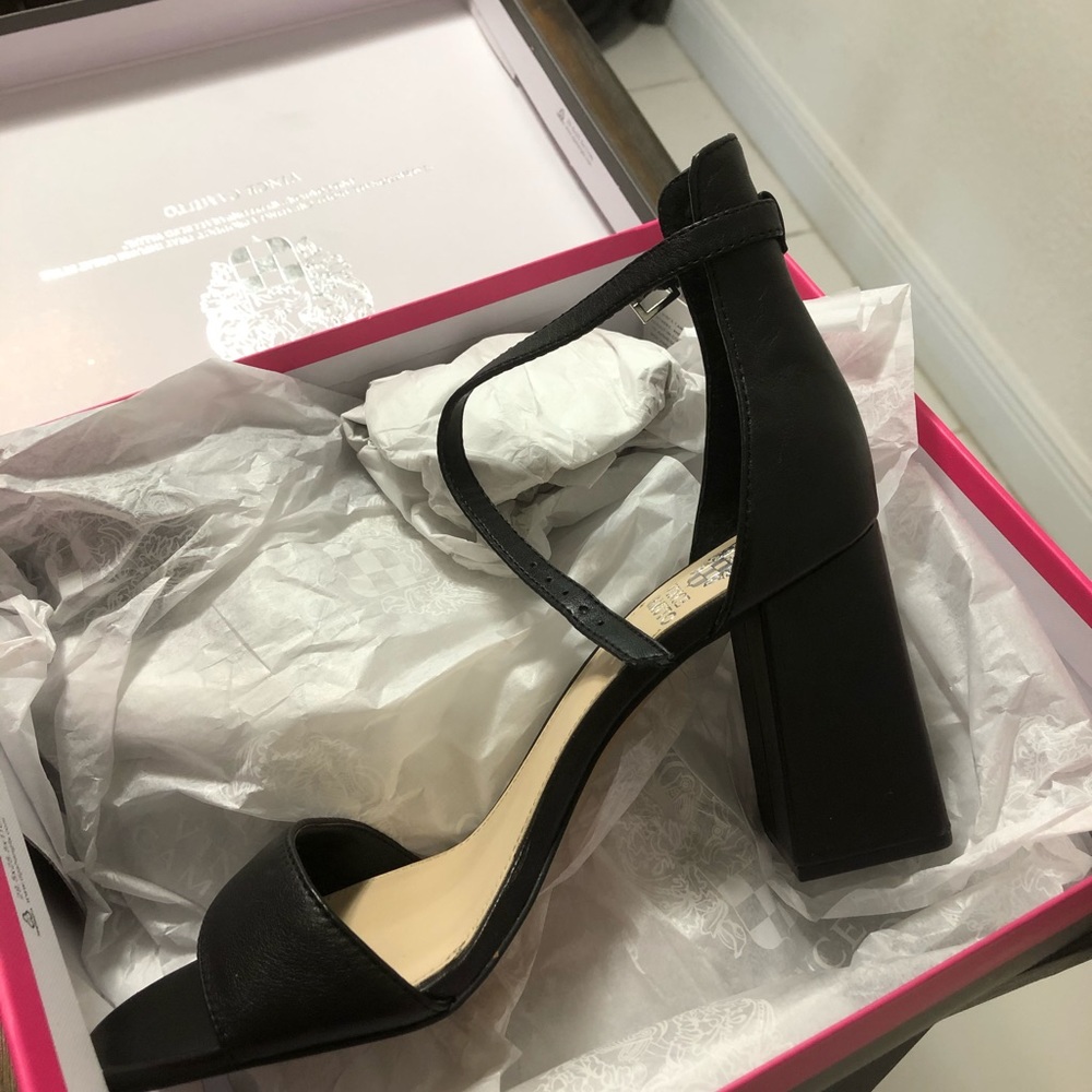 Heels - Picture 2 of 3